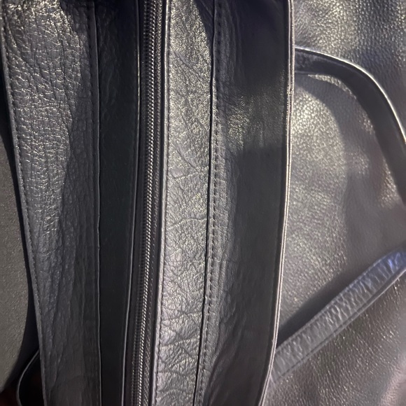 Black leather Michael Kors purse - Picture 4 of 7